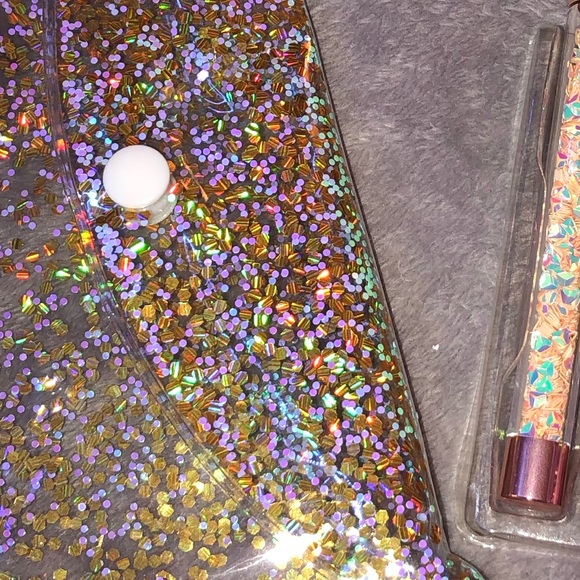 Yellow 7 makeup brushes - Picture 9 of 9